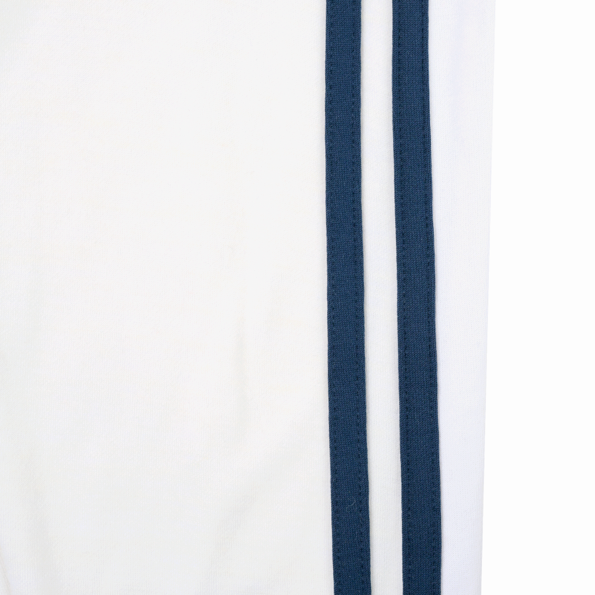 Amundsen Sports (Sample) - Men's 5Mila Half Zip Lines - White