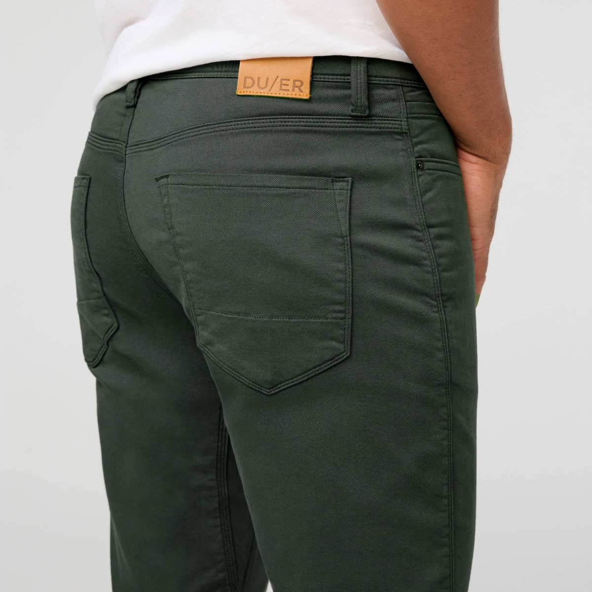 Duer - Men's No Sweat Pant Relaxed Taper - Peat