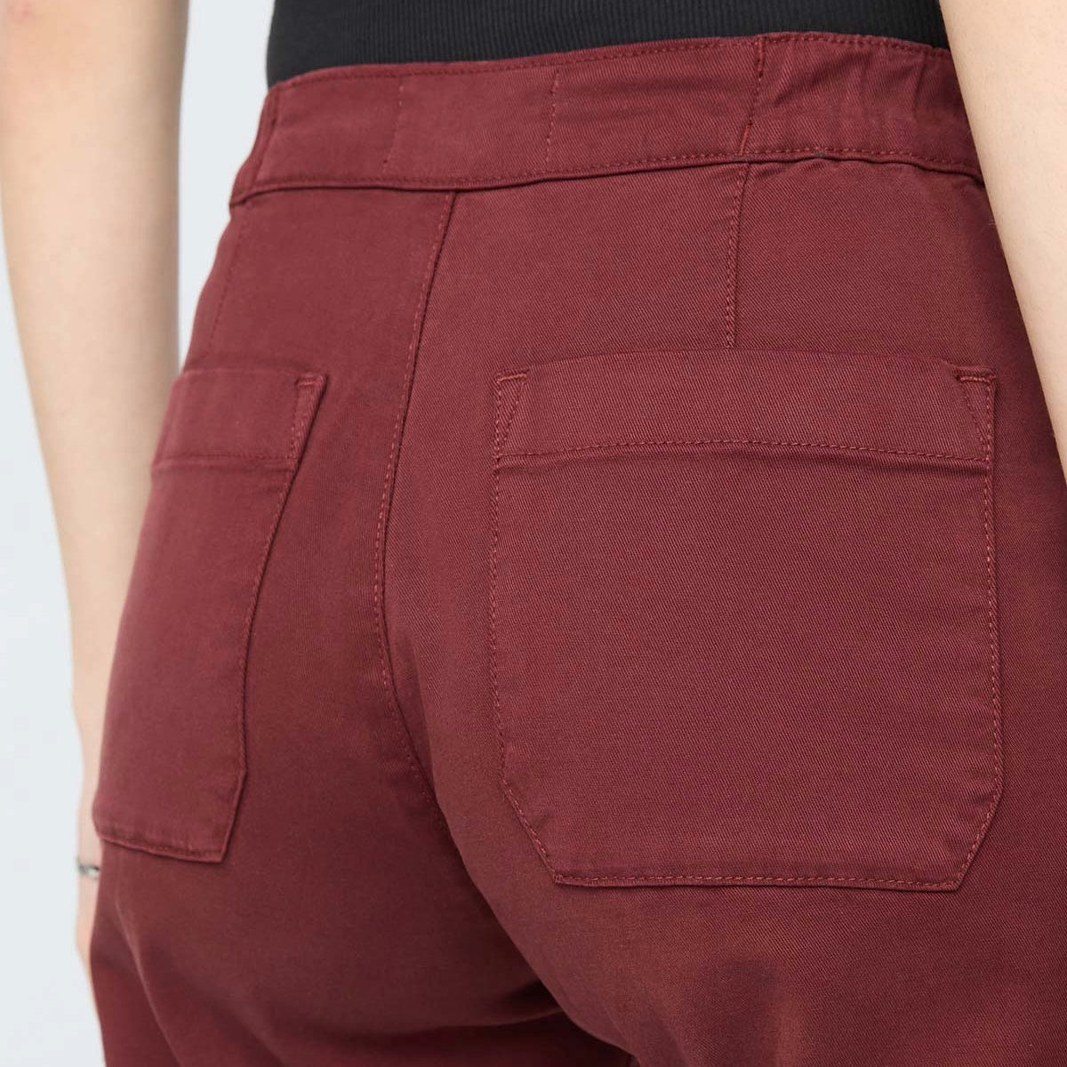 Duer (Sample) - Women's Live Free High Rise Jogger - Red Rock