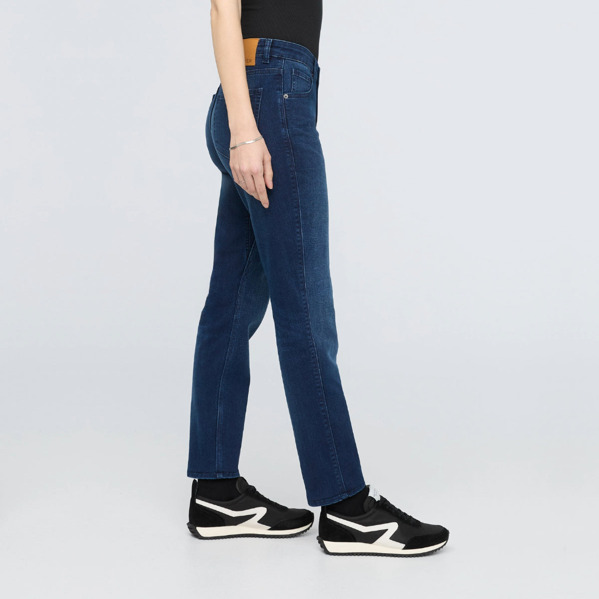 Duer (Sample) - Women's Performance Denim Girlfriend Jeans - Deep Sea Blue