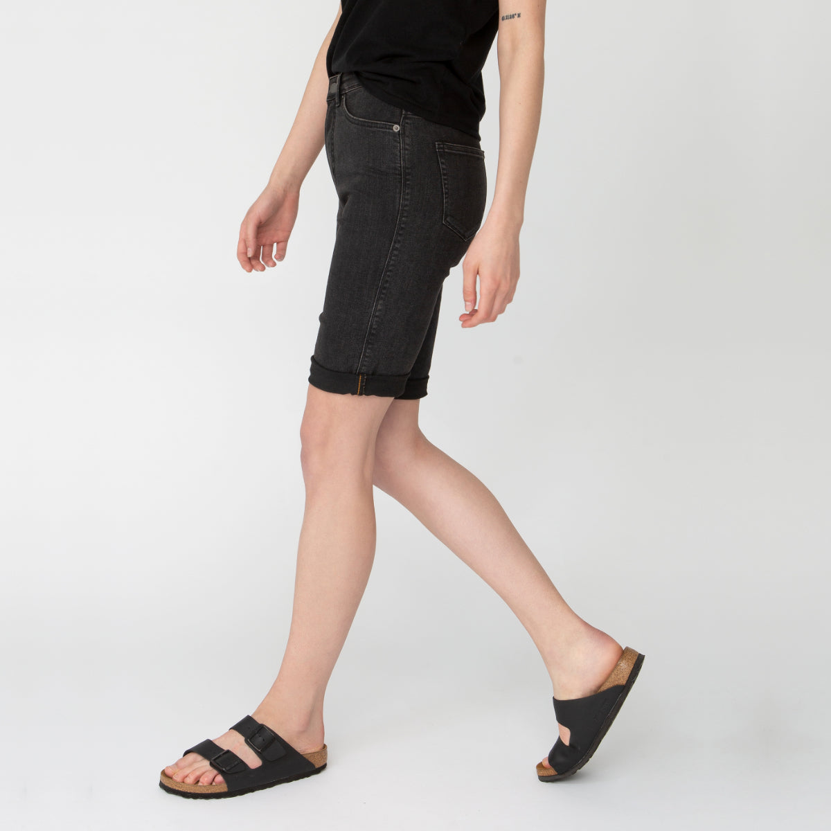 Duer (Sample) - Women's HR Commuter Short - Black