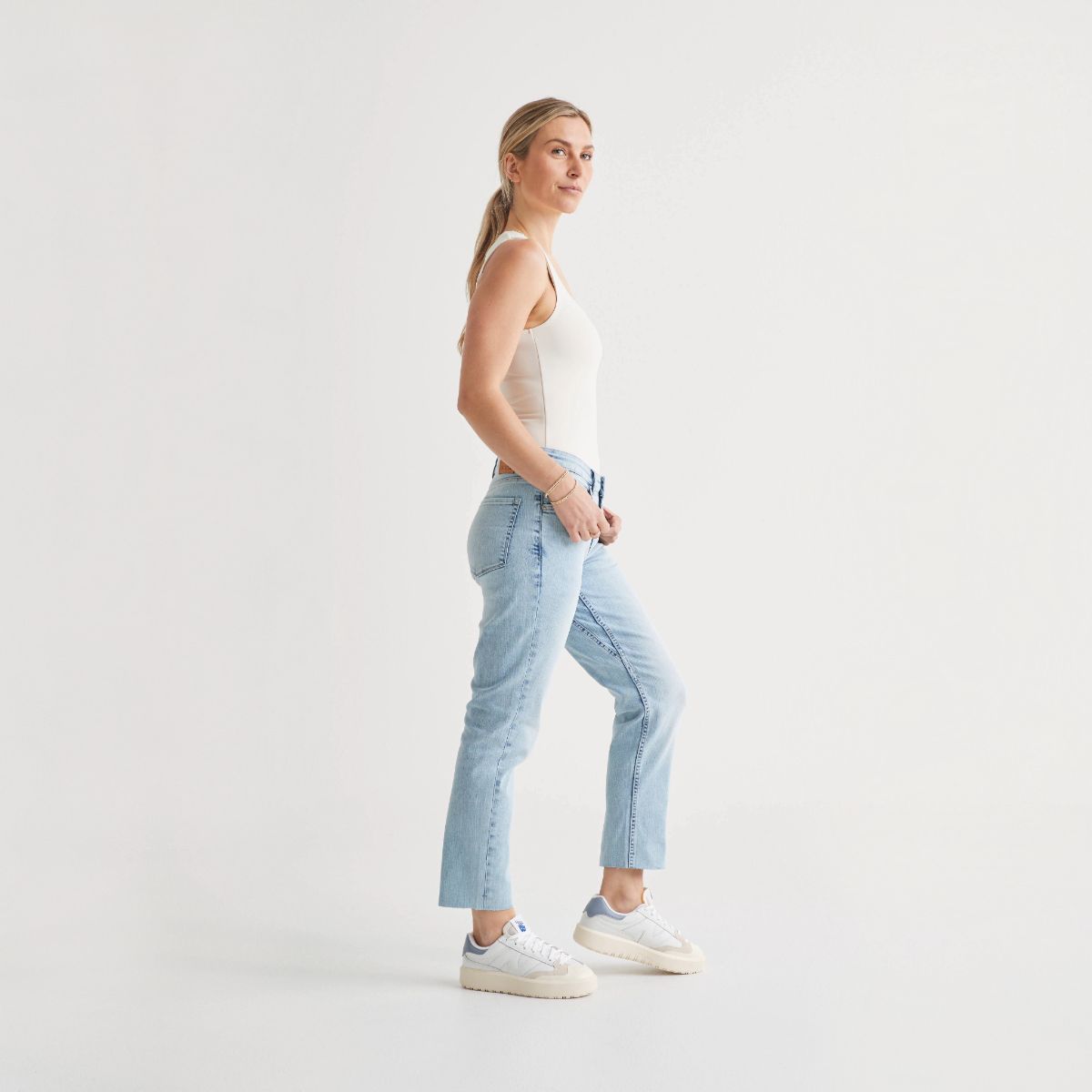 Duer (Sample) - Women's Performance Denim Girlfriend Jeans - Coastal Blue