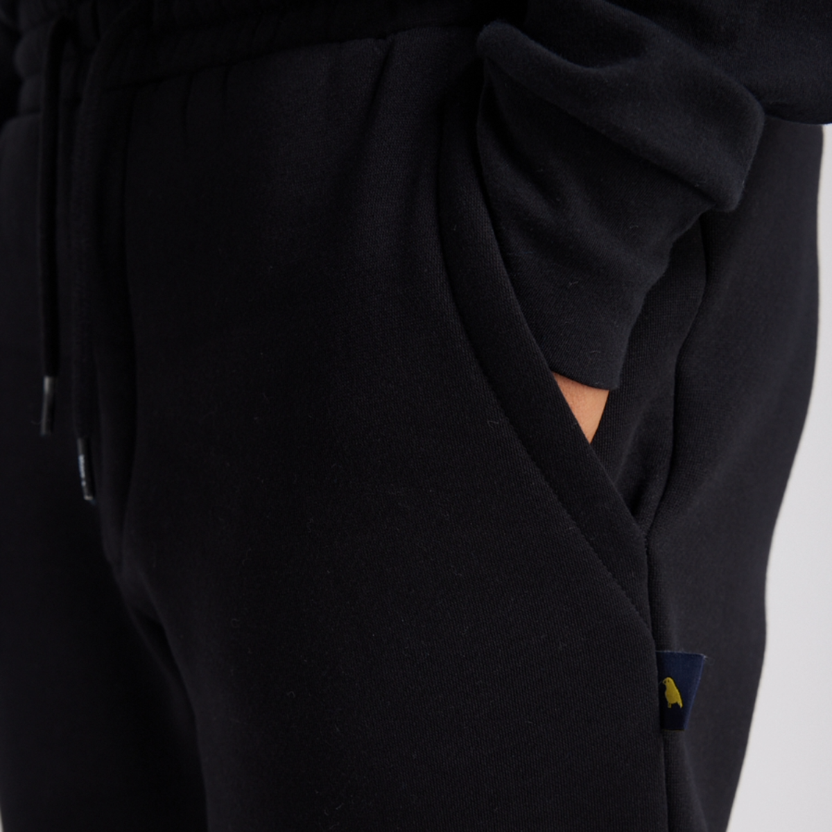 Yuki Threads (Sample) - Unisex Quitters - Black