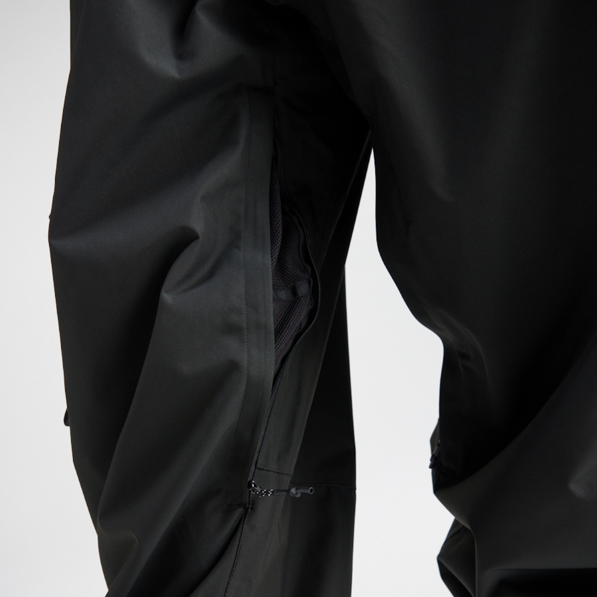 Yuki Threads - Unisex Street Pant - Black