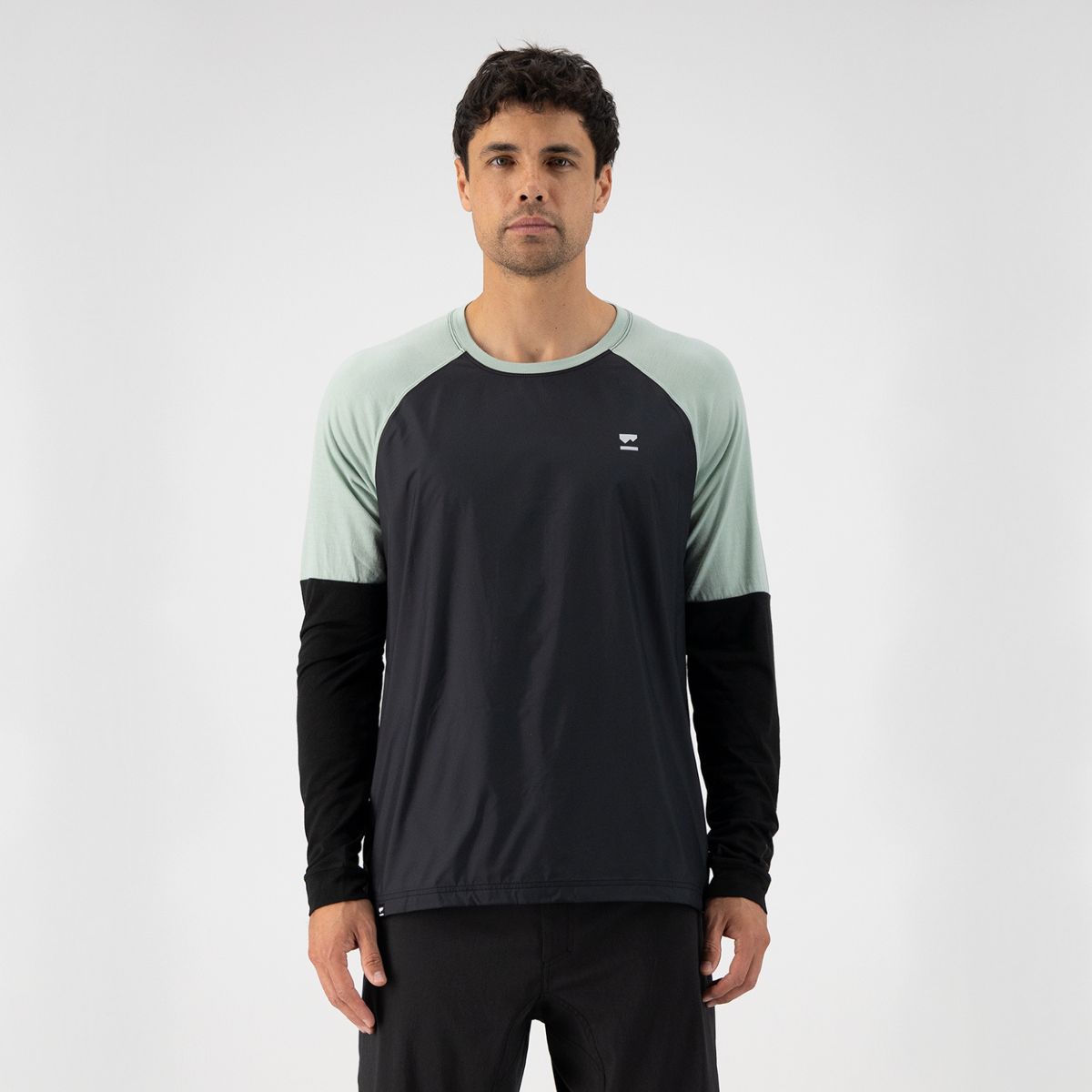 Mons Royale (Sample) - Men's Tarn Merino Shift Wind Jersey - Glacier/Black