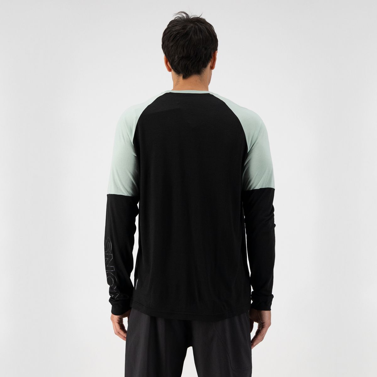 Mons Royale (Sample) - Men's Tarn Merino Shift Wind Jersey - Glacier/Black