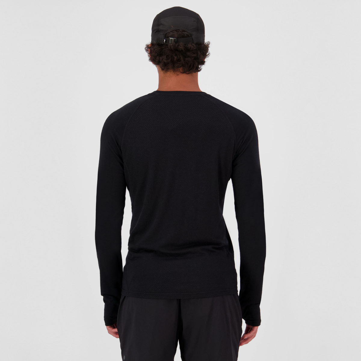 Mons Royale (Sample) - Men's Temple Merino Long Sleeve - Black - Futureproof.life