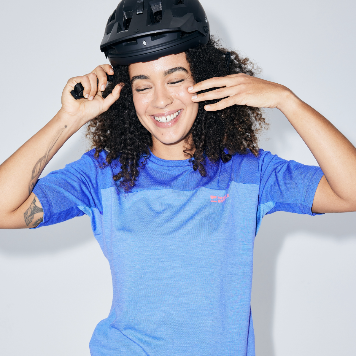Mons Royale (Sample) - Women's Diversion Merino Bike Jersey Short Sleeve - Ocean/Ultramarine - Futureproof.life