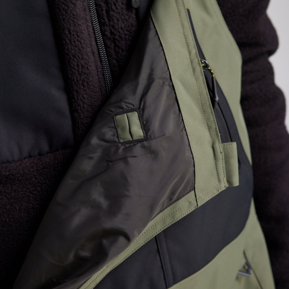 Yuki Threads - Unisex Northbound Bib - Thyme